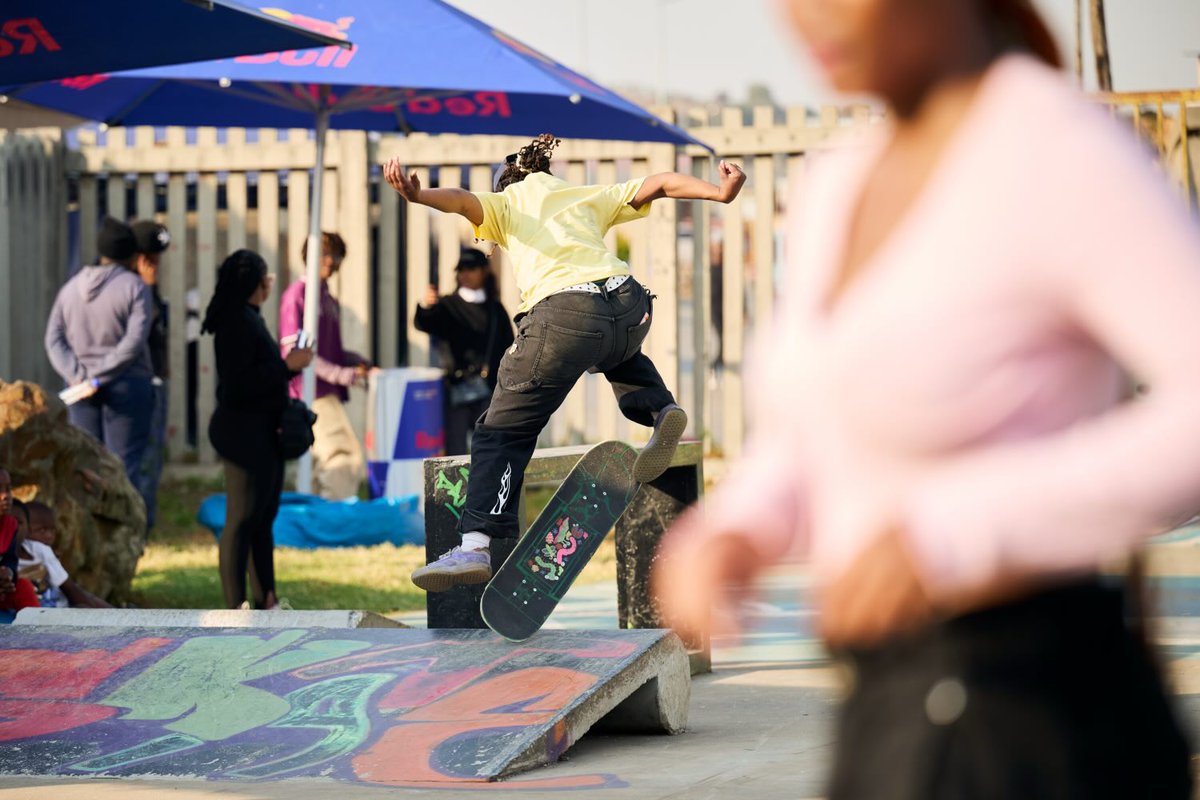 LW Mag (@lw_mag) on Twitter photo Photo Feature | To honour the upcoming #GoSkateboardingDay, Red Bull Skateboarding athlete, <a href="/BrandonValjalo/">Brandon Valjalo</a> put out a call to the skate community to join him at the Pimville DIY Skatepark this past weekend:
lwmag.co.za/brandon-valjal…
<a href="/RedBullZA/">Red Bull South Africa 🇿🇦</a> #Skateboarding
📸 <a href="/MpumeleloMacu/">Mpumelelo Macu</a> Photo Feature | To honour the upcoming #GoSkateboardingDay, Red Bull Skateboarding athlete, <a href="/BrandonValjalo/">Brandon Valjalo</a> put out a call to the skate community to join him at the Pimville DIY Skatepark this past weekend:
lwmag.co.za/brandon-valjal…
<a href="/RedBullZA/">Red Bull South Africa 🇿🇦</a> #Skateboarding
📸 <a href="/MpumeleloMacu/">Mpumelelo Macu</a>