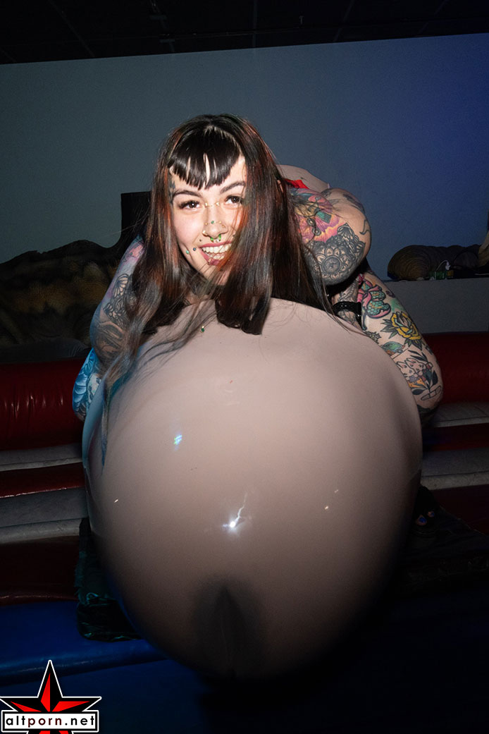 AltStar Expo 2025: Pro Penis Riders After-Party Pics by Steven Sandler
See the Post ► altporn.net/news/2025/06/1…
Featuring: <a href="/alterotic/">AltErotic</a> <a href="/ProPhotoInLA/">𝚂𝚝𝚎𝚟𝚎𝚗 𝚂𝚊𝚗𝚍𝚕𝚎𝚛</a> <a href="/iamivanxxx/">Ivan</a> <a href="/bloodnpixiedust/">🕸️𝔰𝔲𝔠𝔠𝔲𝔟𝔲𝔰🦇</a>