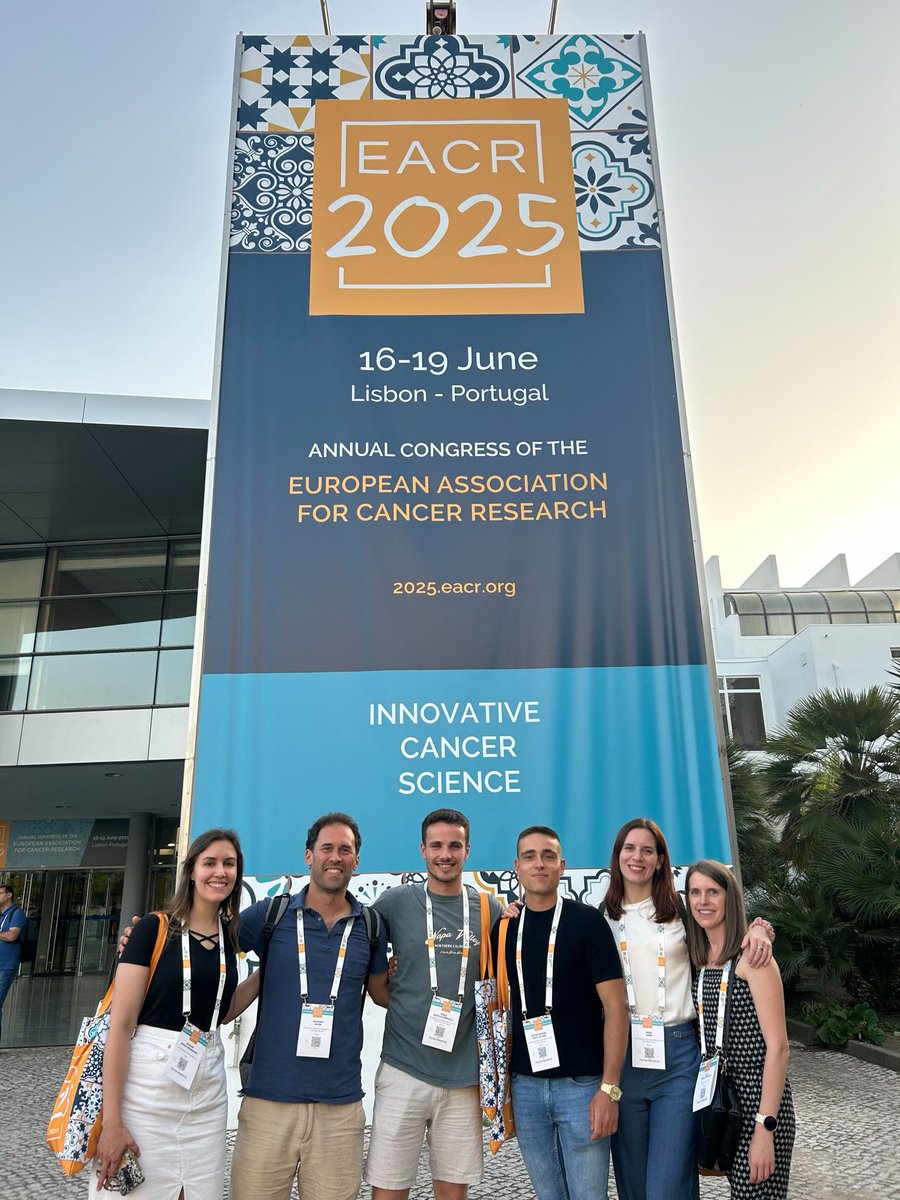 Eduardo_Balsa (@balsaeduard) on Twitter photo Enyoing #eacr2025 with my fantastic lab members <a href="/CBM_CSIC_UAM/">Centro de Biología Molecular Severo Ochoa</a> Enyoing #eacr2025 with my fantastic lab members <a href="/CBM_CSIC_UAM/">Centro de Biología Molecular Severo Ochoa</a>