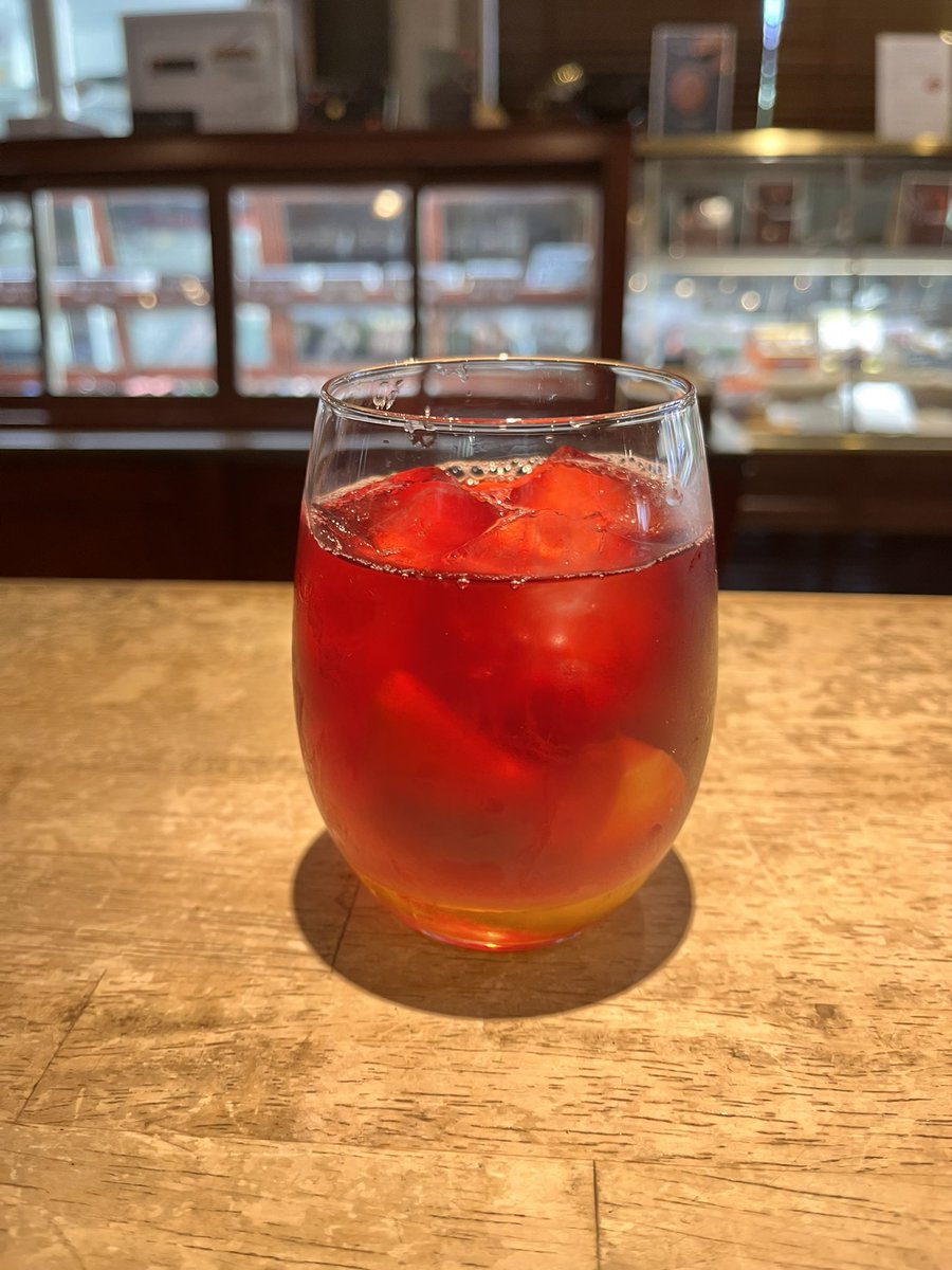 ᴺᴱᵂ♡ノンカフェインハイビスカスレモネードティー🌺🍋今日のようなジリジリ暑い日におすすめのドリンクです💁#チョコレートカフェクオレ　#アガベシロップ