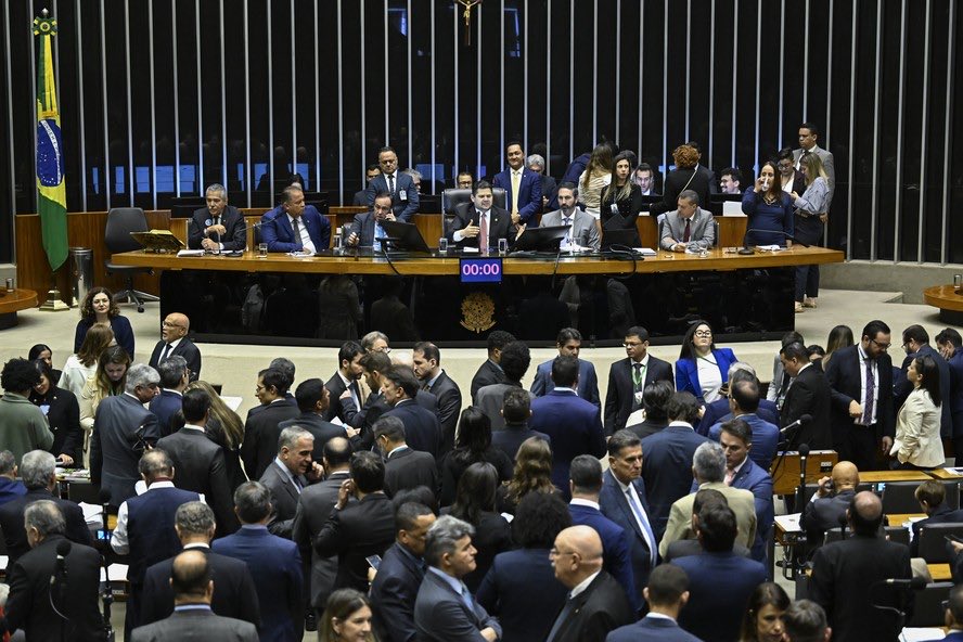 RitaLop23715070's tweet photo. O pior CONGRESSO DA HISTÓRIA POLITICA DO BRASIL. NÃO PENSAM NA POPULAÇÃO, SOMENTE EM SI MESMOS https://t.co/oPsyQzn31x