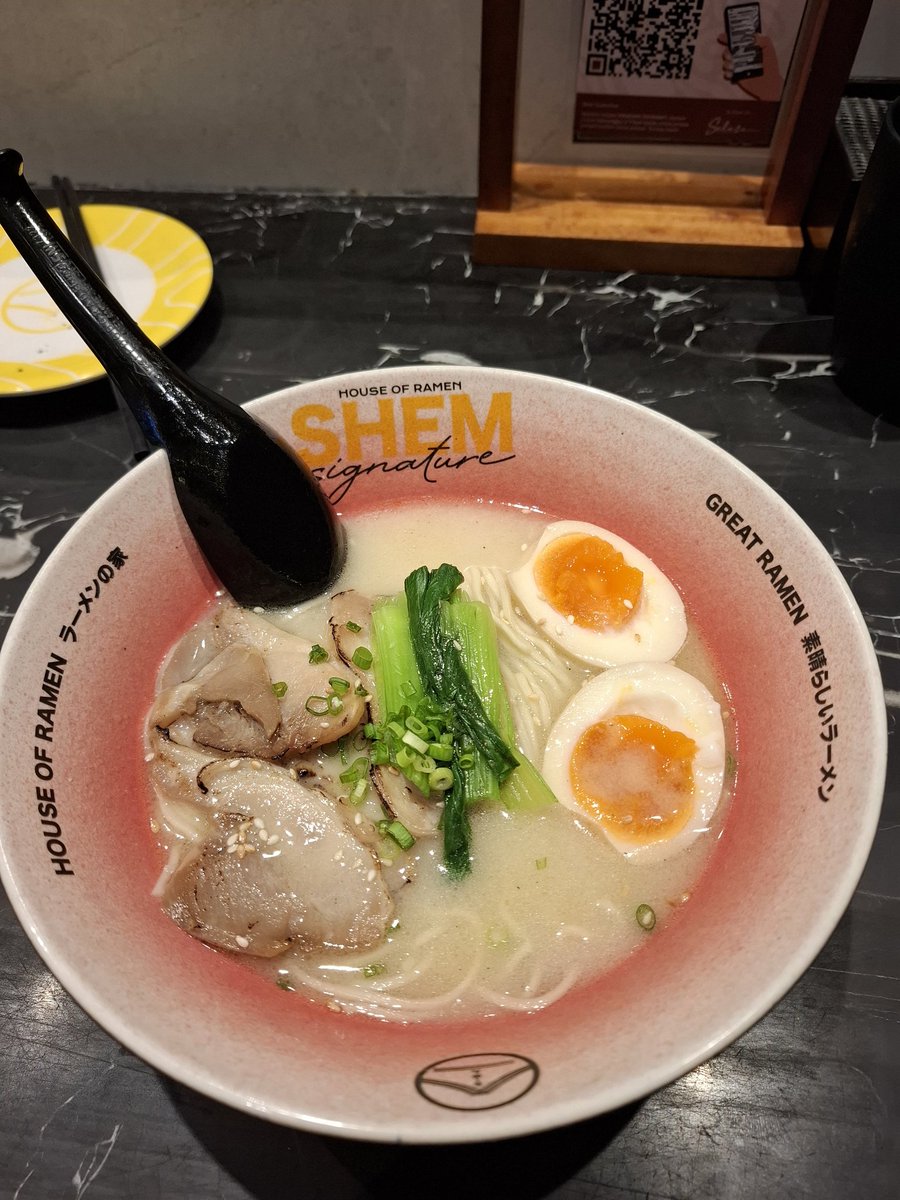 1https_ednid's tweet image. Makan sebelum skripsian