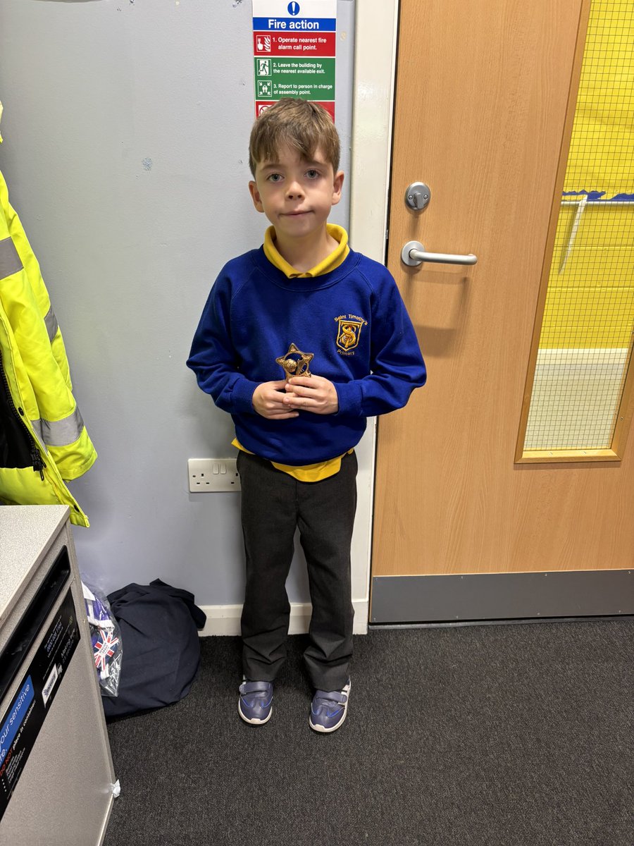 Congratulations to this amazing P2 boy who got a trophy for his fantastic football skills🎉🎉🎉