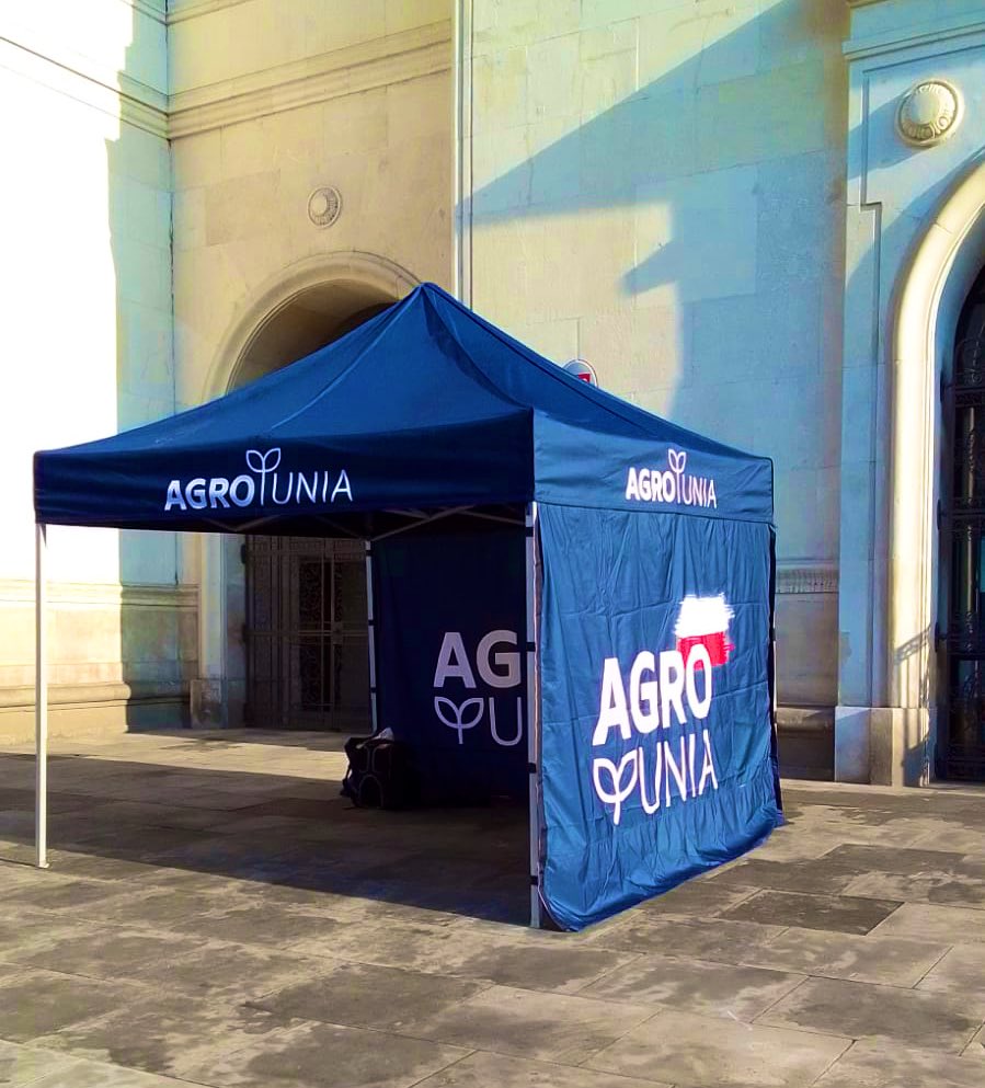 W polityce najważniejsze są te decyzje, które przywracają sens wspólnemu działaniu.

Decyzja premiera właśnie taka była: nieunikniona 👏👏

M. Kołodziejczak upadł nie dlatego, że miał przeciwników. Upadł, bo zdradził tych, którzy go stworzyli i nieśli przez lata.
Tych, którzy