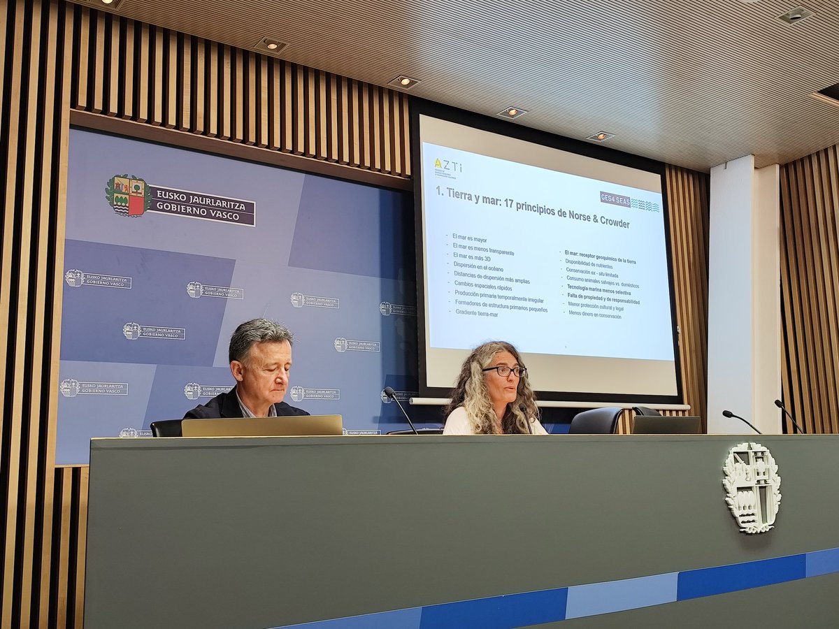María Uyarra del Centro de Investigación Marina y Alimentaria hablando de la huella humana en el océano en la jornada de La Evaluación Ambiental en Ecosistemas Marinos <a href="/Asoc_Esp_de_EIA/">AEEIA</a> <a href="/iberdrola/">Iberdrola</a> <a href="/Saitec01/">Saitec Engineering</a>