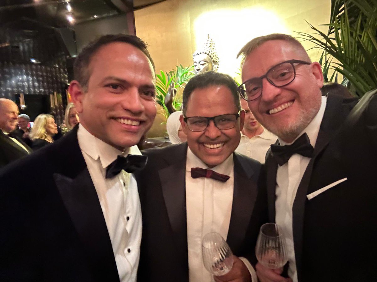 Khurshid Ghani (@peepeedoctor) on Twitter photo ENDO PEEPS! <a href="/BAUSurology/">BAUS</a> #BAUS25 presidents dinner <a href="/endouro/">Prof Bhaskar Somani</a> Thomas Knoll <a href="/Uroweb/">European Association of Urology (EAU)</a> ENDO PEEPS! <a href="/BAUSurology/">BAUS</a> #BAUS25 presidents dinner <a href="/endouro/">Prof Bhaskar Somani</a> Thomas Knoll <a href="/Uroweb/">European Association of Urology (EAU)</a>
