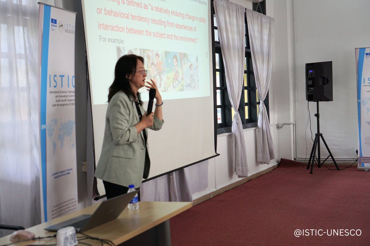 istic_unesco's tweet image. Day 2 of the #AI Literacy Training for #ASEAN primary & secondary teachers organised by Sri Bestari School, ISTIC & AETDEW, with 46 educators and teachers from ASEAN & the Global South 🤖
Highlights in pictures 👉