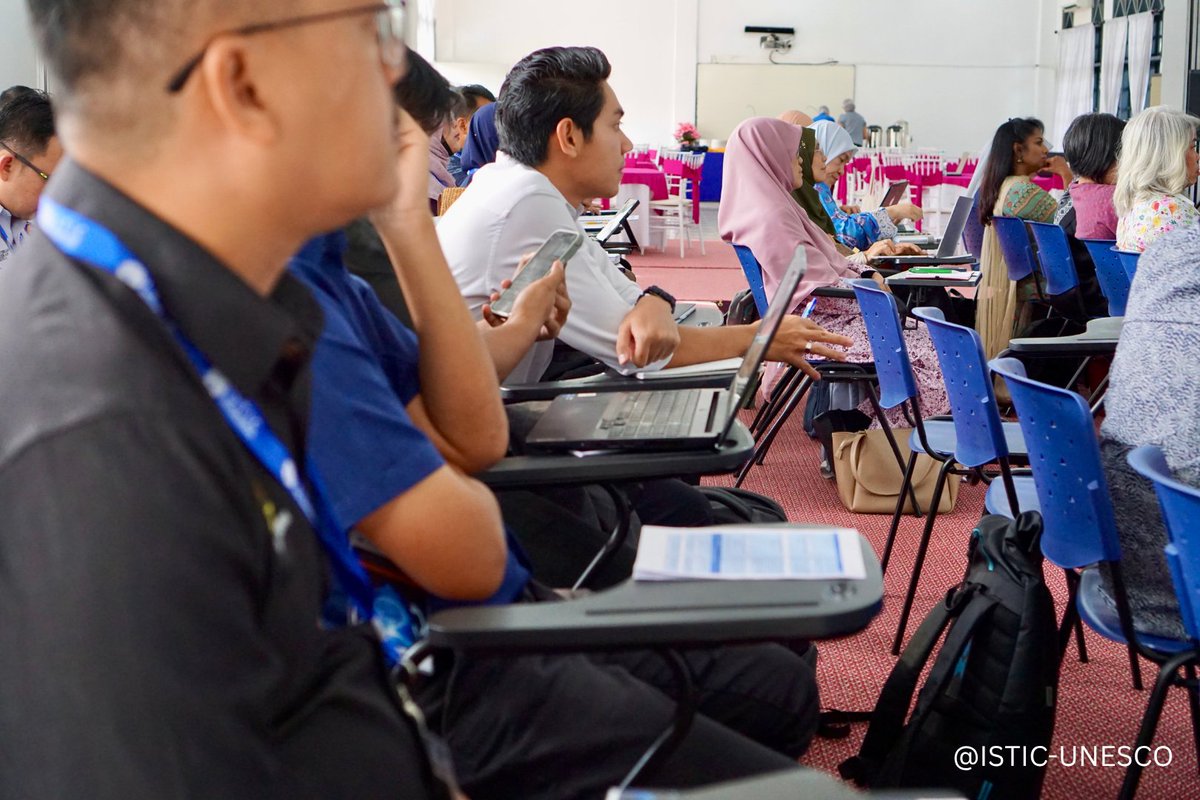 istic_unesco's tweet image. Day 2 of the #AI Literacy Training for #ASEAN primary & secondary teachers organised by Sri Bestari School, ISTIC & AETDEW, with 46 educators and teachers from ASEAN & the Global South 🤖
Highlights in pictures 👉