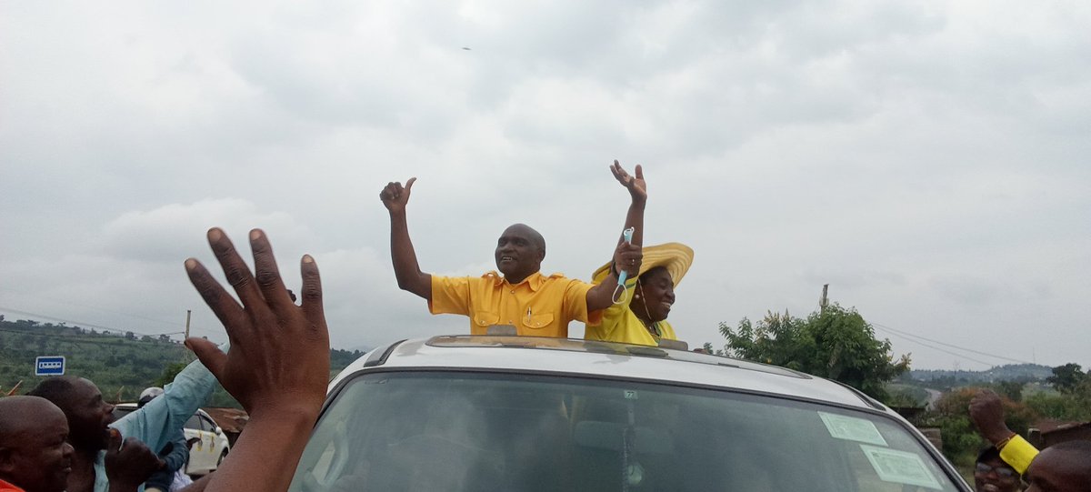 EvalyneKabugho's tweet image. Mr. Muhindi Eliphazi Bukombi arriving in Kasese District after being fully nominated as kasese District LC5 chairman candidate.
He is asking for your support.
@CykesKtownboi @jeericknews @karothk256 @