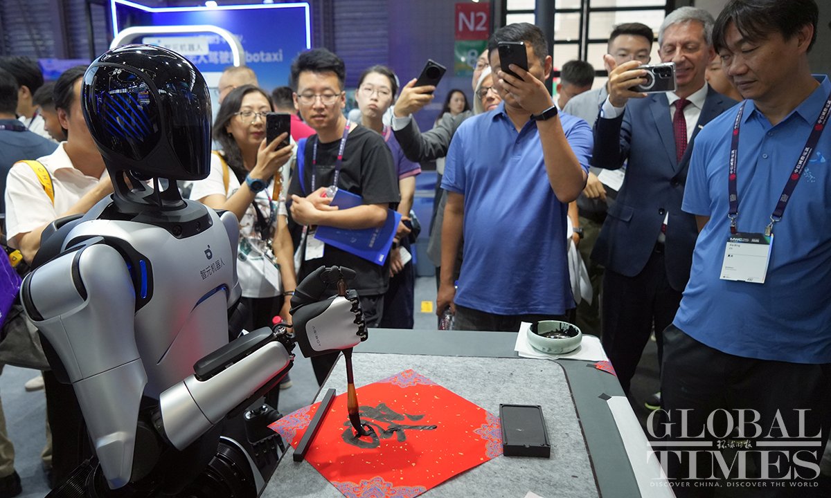 globaltimesnews's tweet image. The 2025 Mobile World Congress #MWC Shanghai is held between Wed and Fri. Under the MWC main theme of “Converge, Connect, Create,” attendees and exhibitors gather for an agenda of keynote sessions, conference tracks and first tech innovations focused on the event’s four themes…