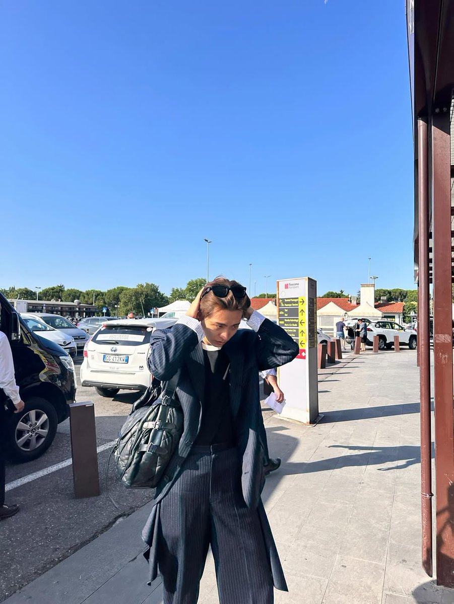 Nannymistra's tweet photo. ลุคขากลับชนะเลิศเดินทางปลอดภัยนะค่าบ ✈️🇰🇷 https://t.co/ZWY805Xljz