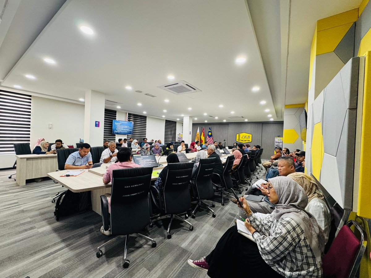 JKR Gombak (@jkrgombak) on Twitter photo 18 Jun 2025 | Mesyuarat Pra Pembinaan Projek Bilik Darjah IBS telah diadakan di JKR Gombak bersama wakil PPD, sekolah dan kontraktor terlibat. Mesyuarat dipengerusikan oleh Jurutera Daerah YBrs. Ir Azura Hanim binti Sulaiman.
<a href="/moworksmy/">Kementerian Kerja Raya Malaysia</a>
<a href="/IPJKR_Official/">JKR Malaysia Rasmi</a>
<a href="/JKRSelangor/">JKR Selangor</a>
<a href="/Irshukriishak/">Ir. Shukri Bin Ishak</a> 18 Jun 2025 | Mesyuarat Pra Pembinaan Projek Bilik Darjah IBS telah diadakan di JKR Gombak bersama wakil PPD, sekolah dan kontraktor terlibat. Mesyuarat dipengerusikan oleh Jurutera Daerah YBrs. Ir Azura Hanim binti Sulaiman.
<a href="/moworksmy/">Kementerian Kerja Raya Malaysia</a>
<a href="/IPJKR_Official/">JKR Malaysia Rasmi</a>
<a href="/JKRSelangor/">JKR Selangor</a>
<a href="/Irshukriishak/">Ir. Shukri Bin Ishak</a>