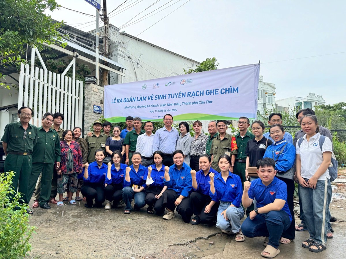 Ghe Chim canal cleanup in An Khánh ward, #CanTho city, #Vietnam improved water flow, reduced flood risk, strengthened community awareness, and supported a healthier, more climate-resilient city.
🔗 ow.ly/jOzr50Wbo9x
#ClimateResilience #CanTho #ZCRA