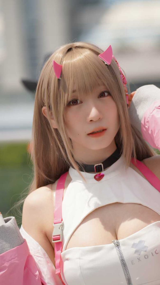 負け負けしよ？♡
おっぱいにぜったい勝てないの♡
ぷるぷるのおっぱいの中でびゅるびゅる〜♡♡
すっごい気持ちいいよ…？♡