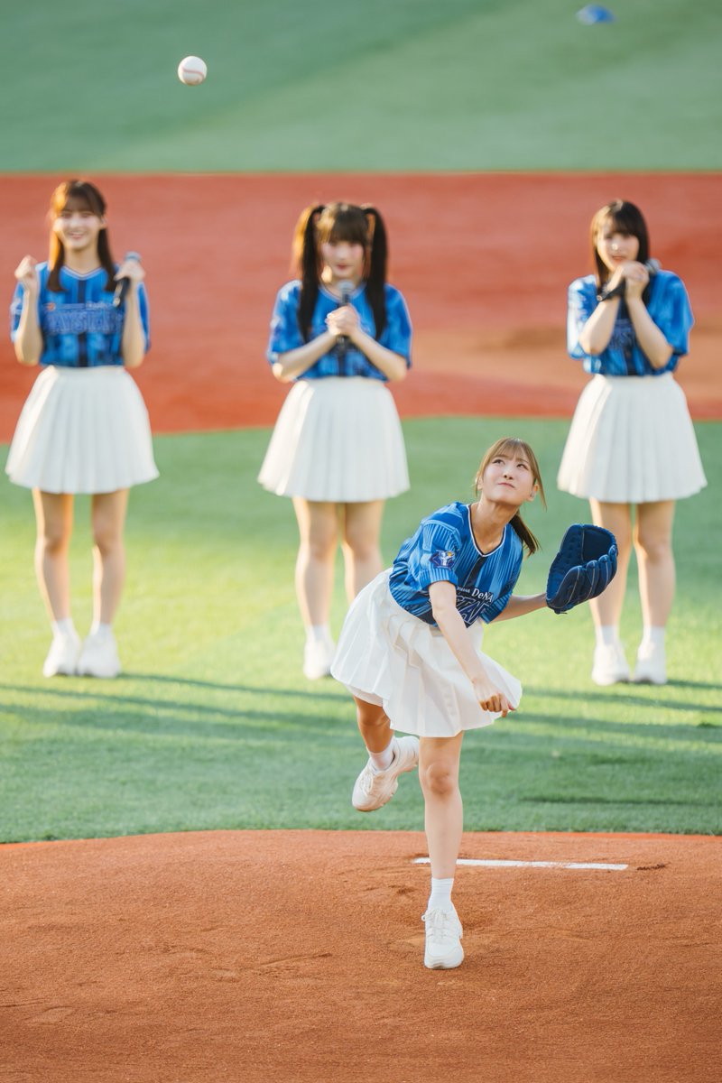 世界中の誰よりきっと、
熱く夢見てた始球式の大舞台。

"やっとスタートに立てた"ね。

夢を叶えた、横浜の一番星。

#瀧脇笙古 
#baystars️ #イコラブ
#YIS2025 #アイドルシリーズ