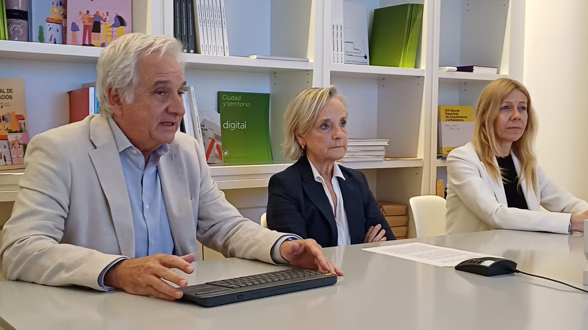 <a href="/PresidentaCSCAE/">Presidenta CSCAE</a> <a href="/laureano_matas/">Laureano Matas</a> <a href="/JuanAnt_Ortiz/">JAOrtizOrueta</a> <a href="/mjpenalvercoam1/">mjpenalver@coamu.es</a> <a href="/ElenaGuijarroP/">Elena Guijarro</a> <a href="/COMPACsurfaces/">COMPAC</a> <a href="/Patinunez/">Pati Nuñez Agency</a> <a href="/asociacionASA/">ASA</a> <a href="/UProfesional/">Unión Profesional</a> <a href="/Obs2030_CSCAE/">Observatorio 2030 del CSCAE</a> .<a href="/JuanAnt_Ortiz/">JAOrtizOrueta</a> detalla los 27 proyectos FINALISTAS de los #PremiosARQUITECTURA 2025. Han sido seleccionados por un Jurado de reconocido prestigio entre 201 propuestas previamente elegidas por los Comités de los Colegios Oficiales de Arquitectos y los Consejos Autonómicos