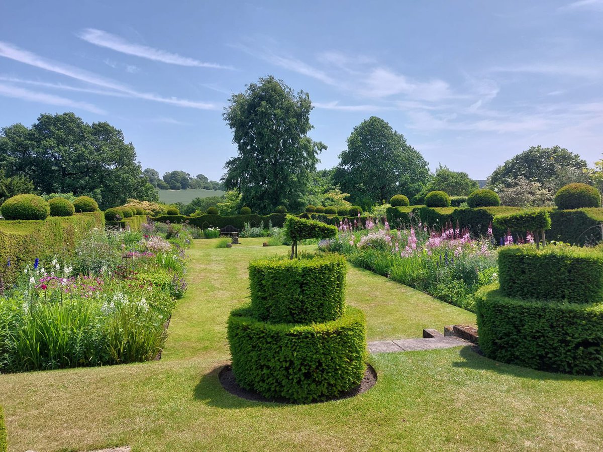 LambleyWi's tweet photo. Day18 #30DaysWild Fabulous day out to #FellyPriory gardens and tea room! Lovely to just stroll around and sit peacefully watching the world go by. 
@WomensInstitute @30DaysWild @NottsFedWI https://t.co/lEIZvXLkQF