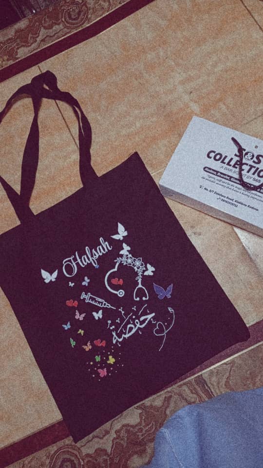 Ablarh_'s tweet photo. Beautiful totes design 
We're Available for all design work https://t.co/wLQm2fCQc6