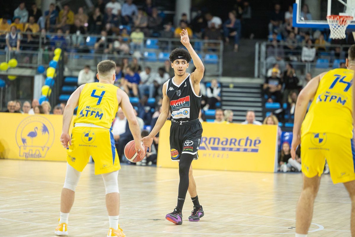Be_BasketFr's tweet photo. 🚀 Après cinq saisons en #NM1, Valentin Vitale-Boiteux prend l'ascenseur vers l'ÉLITE 2 ! 

🏔️ Direction Aix-Maurienne, un club intéressé de longue date.

🖇️ https://t.co/FM18qpjjLv https://t.co/F481dCN2bn