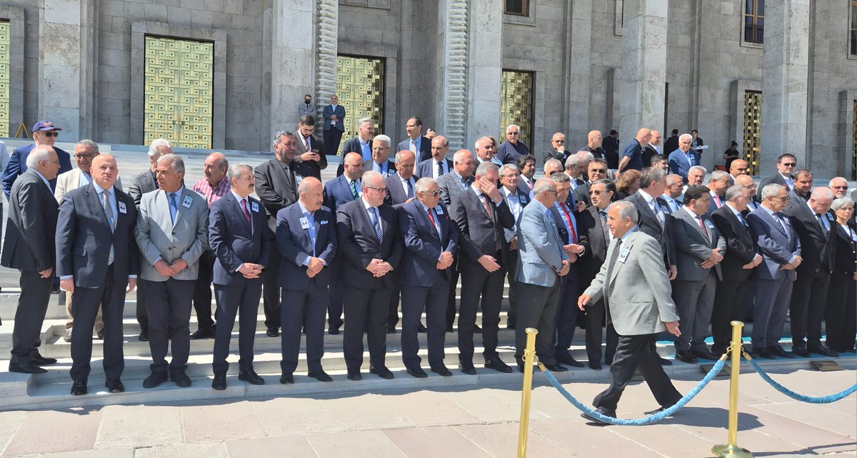 21. Dönem Niğde Milletvekili Mükerrem Levent'i TBMM'de düzenlenen törenle son yolculuğuna uğurladık.