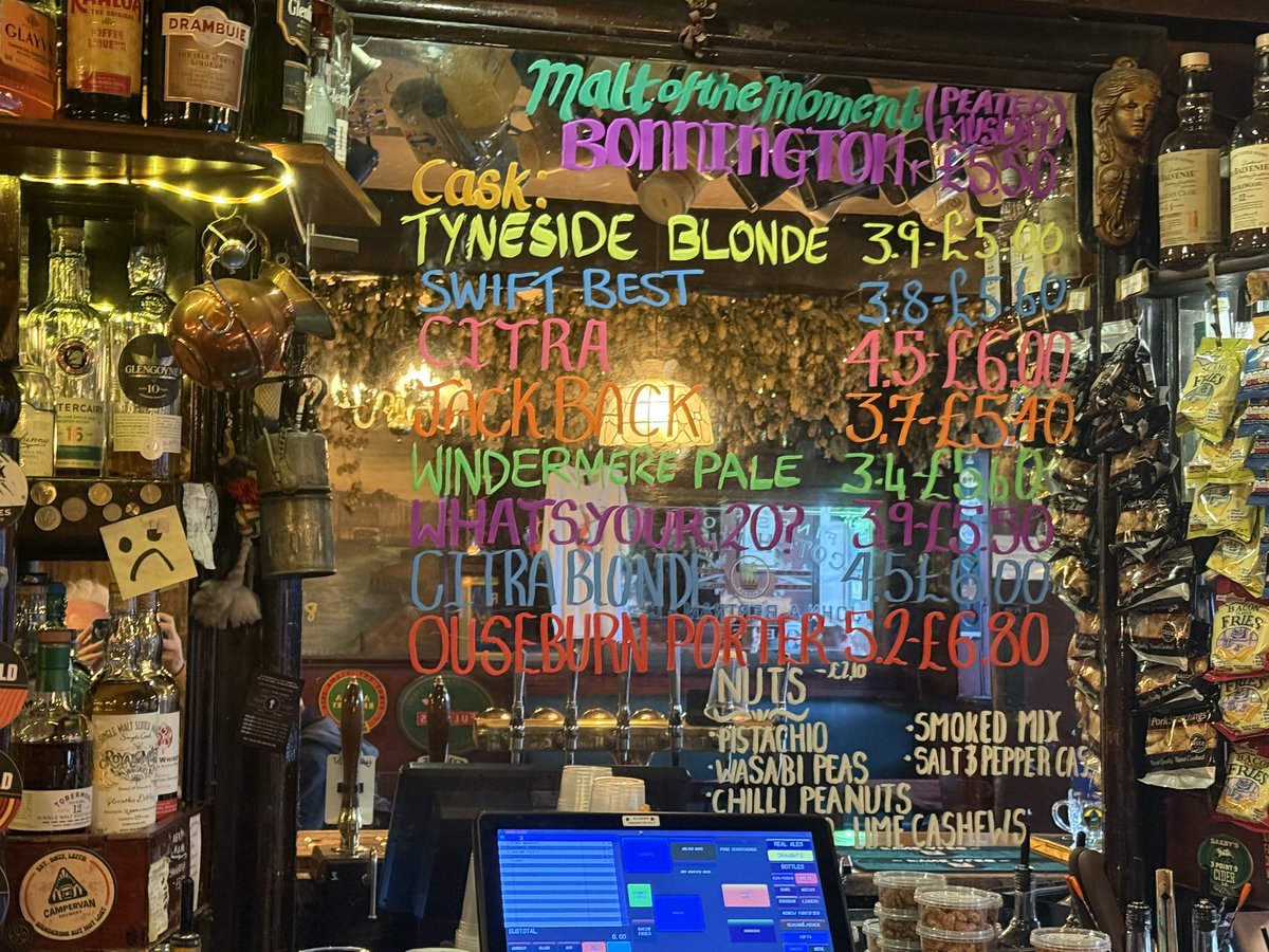 Last night in #Leith 💚✌️

roseleaf.co.uk for dinner … then Malt &amp; Hops for drinks.