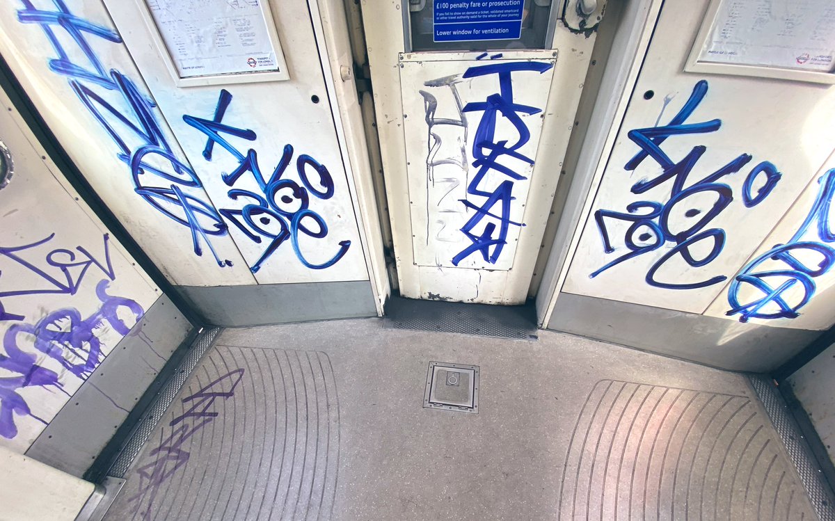 alexnw102's tweet image. More Art on the Underground to celebrate its 25th anniversary this year 🥳 #Bakerloo