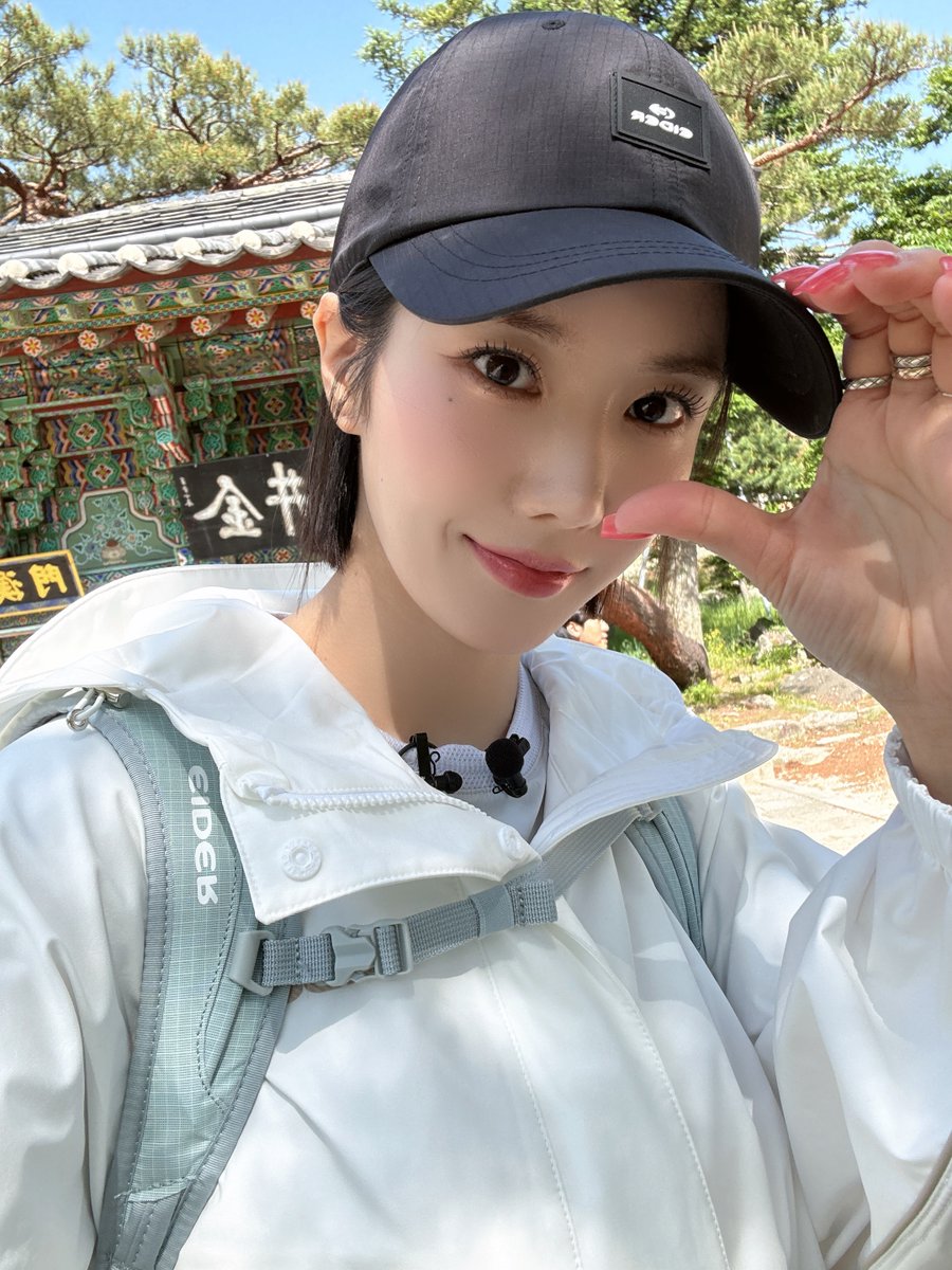 [🎥] 누가 산책이래👿 금정산 천국의 계단 오르고 하룰라라 다녀 온 후기 풉니다ㅣ아이더샬레 EP.4 (출처 : 아이더 EIDER | YouTube) 

▶ youtu.be/ok0TWQWnaIM?si…

#권은비 #KWONEUNBl
#아이더샬레