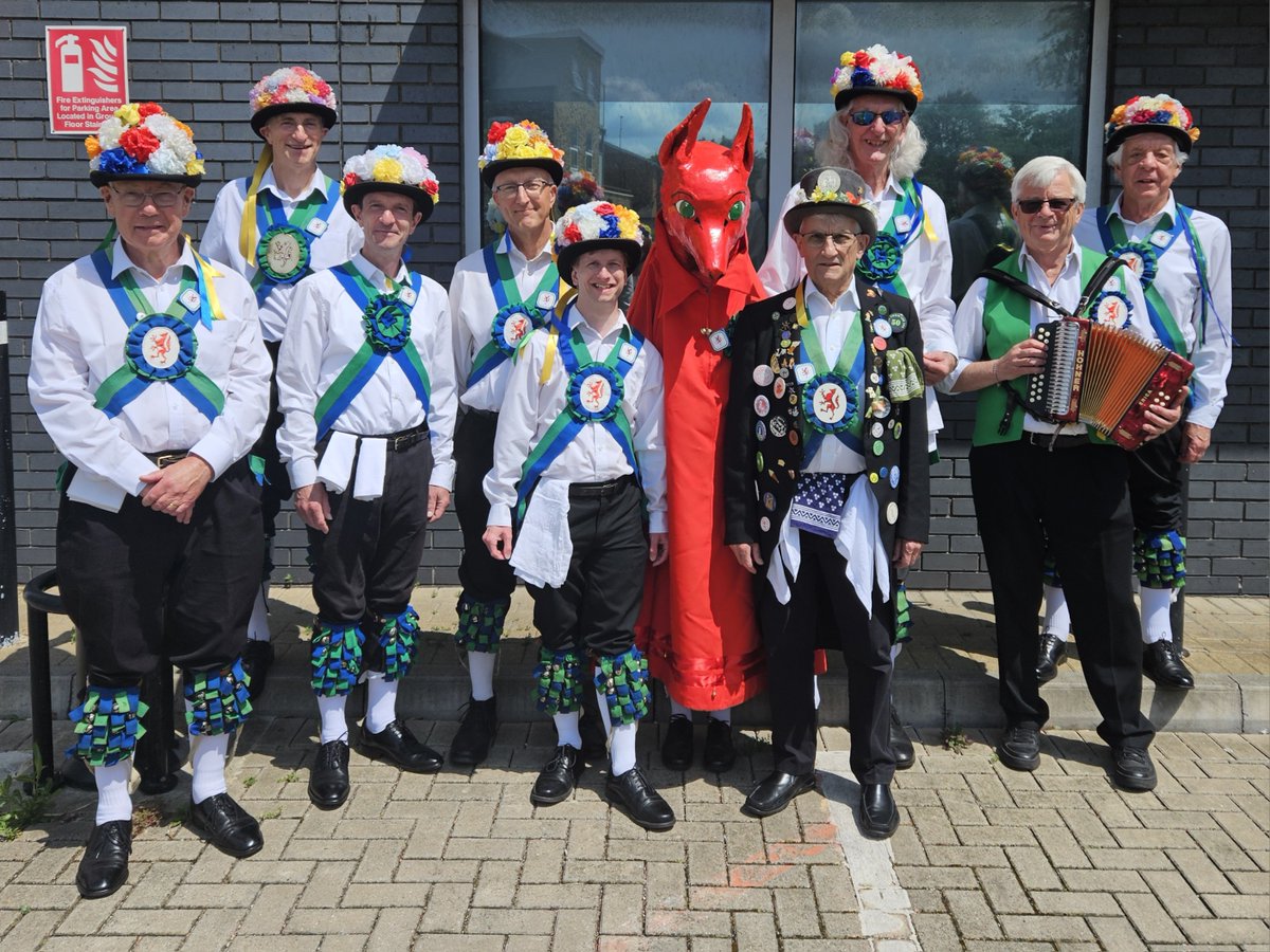Presenting the Etcetera Morris Men who have been dancing in and around Enfield since 1975 and recently celebrated their 50th Anniversary!  They danced outside Ordnance Unity Centre Library on Saturday 14th June. 🎵