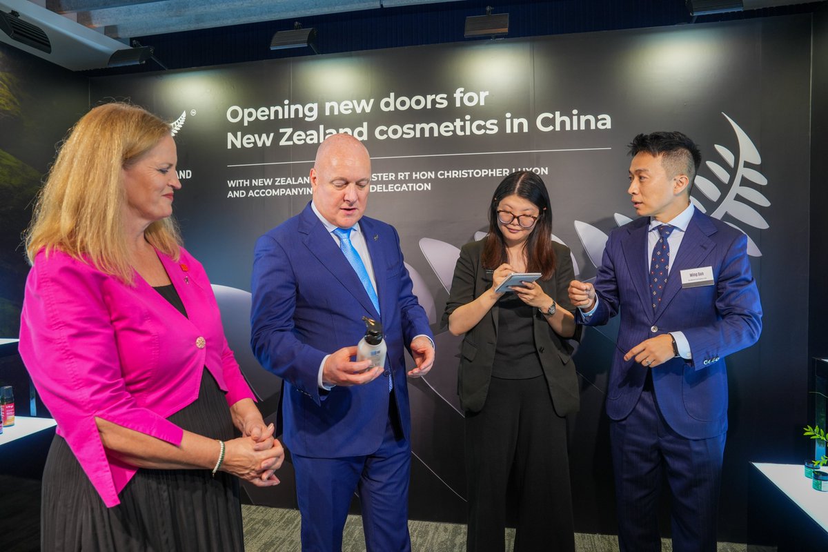 ANNOUNCEMENT: New Zealand cosmetics and skincare companies can now export to China through general trade, opening doors to one of the world's biggest consumer markets.

Unlocking new markets means more opportunities for Kiwi businesses to grow, creating jobs and growing incomes.