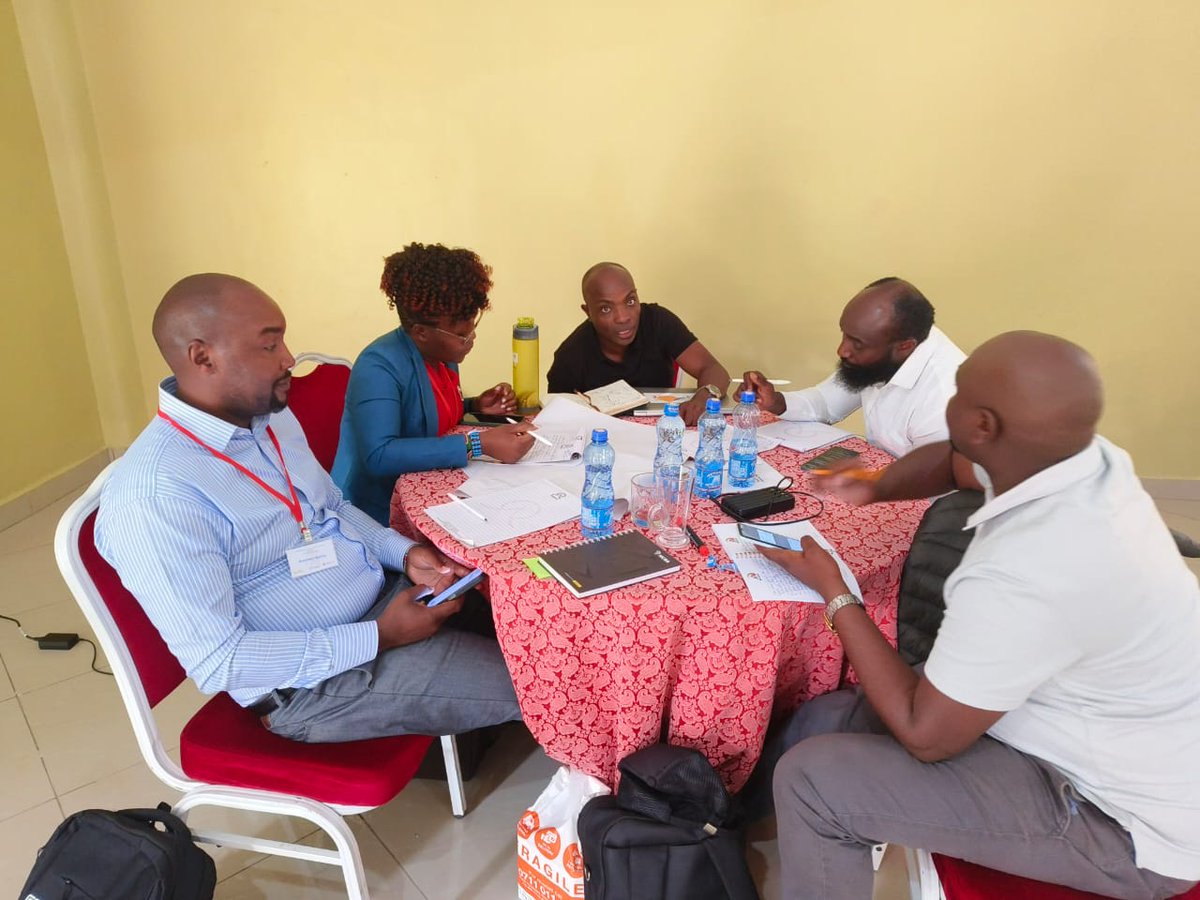 Theuri_symo's tweet photo. #inclusivefoodsystems 📢 Day 3 of @SCALE_2 Knowledge exchange seminar on 2 SCALE approach is underway!
✅ Diagnosis of the current situation of the food provisioning system ?
✅ Why this method ?
✅ Who is part of the system and what occurs within the system? https://t.co/3iSMdwun3q