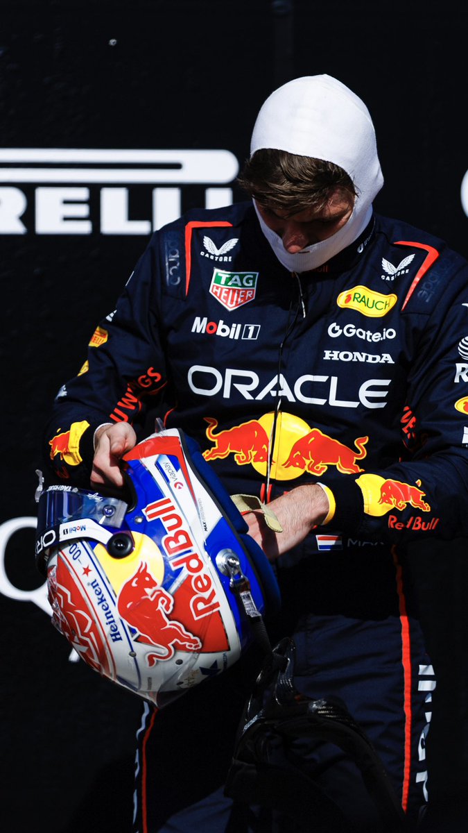 Here’s some wallpapers to start your Wednesday: #CanadianGP edition 🇨🇦⬇️

#F1 || #RedBullRacing