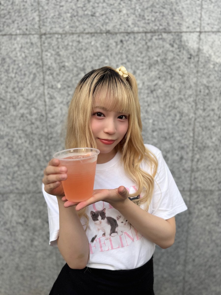 本日！
O-VER-KiLL × BAYSIS
コラボドリンク販売！！

その名も・・・
夏の暑さオーバーキル
〜爽やかロックテイスト〜

味はお楽しみに！
注文する時は必ず
夏の暑さオーバーキル
〜爽やかロックテイスト〜
と大きな声でご注文ください！

販売価格は1000円となります！
