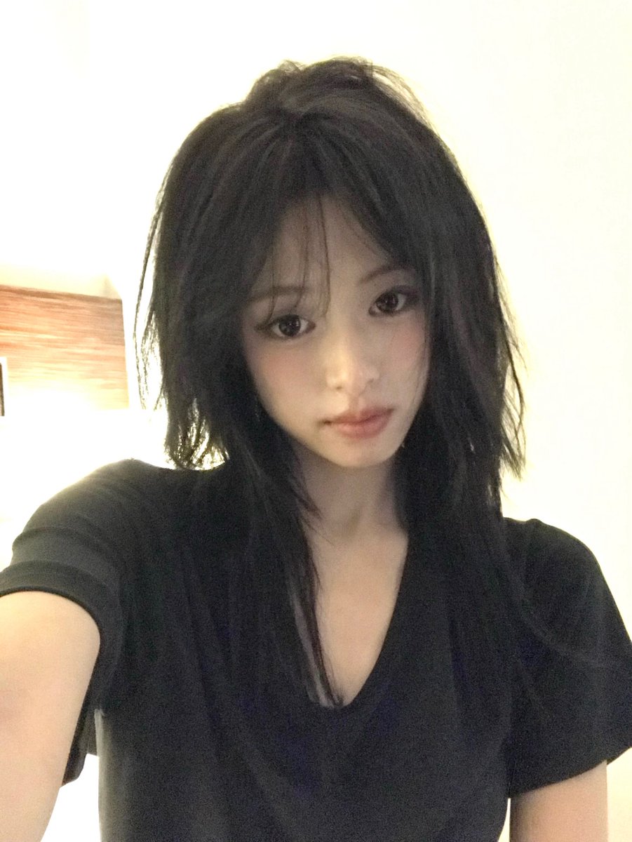 ahyeon pics tweet media