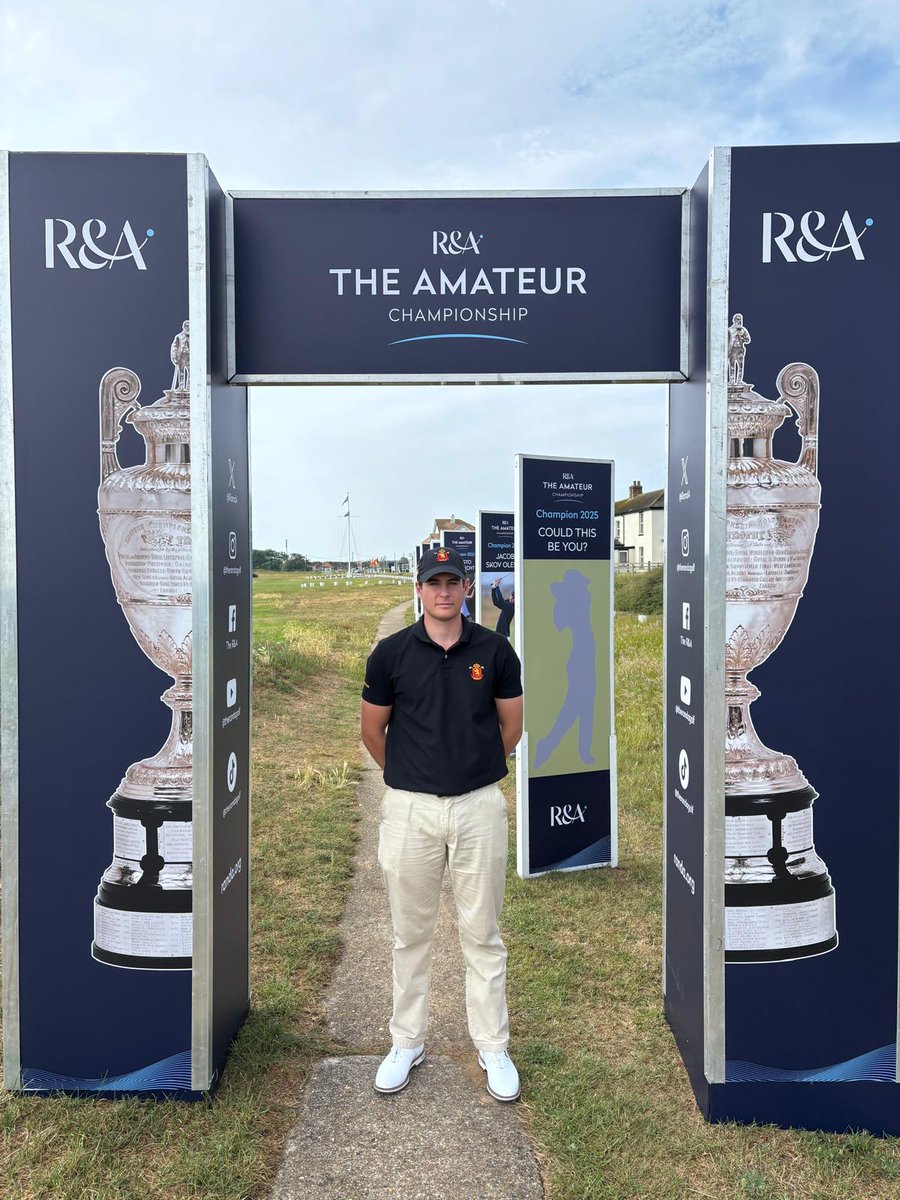 Nuestro flamante Campeón de España Absoluto, Álvaro Pastor, se ha ganado su lugar en la fase Match Play de #TheAmateur con una de las mejores vueltas del día. 👏

🏌️‍♀️Con 65 golpes (-5) en <a href="/RoyalStGeorges/">Royal St. George's Golf Club</a> y ¡ocho birdies!, Álvaro terminó en una impresionante decimosexta plaza. ¡Un