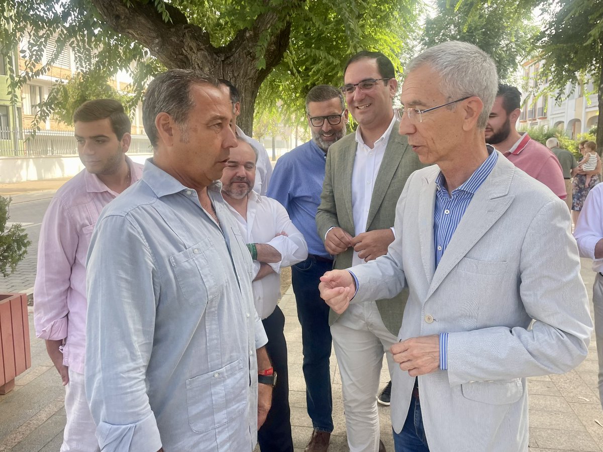Ricardo Sánchez (@ricardos2019) on Twitter photo .<a href="/PPdeSevilla/">PP de Sevilla</a> ha denunciado la grave situación de 187.000 vecinos de municipios del Consorcio de Aguas del Huesna tras rotura en su red de abastecimiento.
Exigimos responsabilidades al presidente de Diputación que debe cesar al vicepresidente del Consorcio por desidia e ineptitud .<a href="/PPdeSevilla/">PP de Sevilla</a> ha denunciado la grave situación de 187.000 vecinos de municipios del Consorcio de Aguas del Huesna tras rotura en su red de abastecimiento.
Exigimos responsabilidades al presidente de Diputación que debe cesar al vicepresidente del Consorcio por desidia e ineptitud
