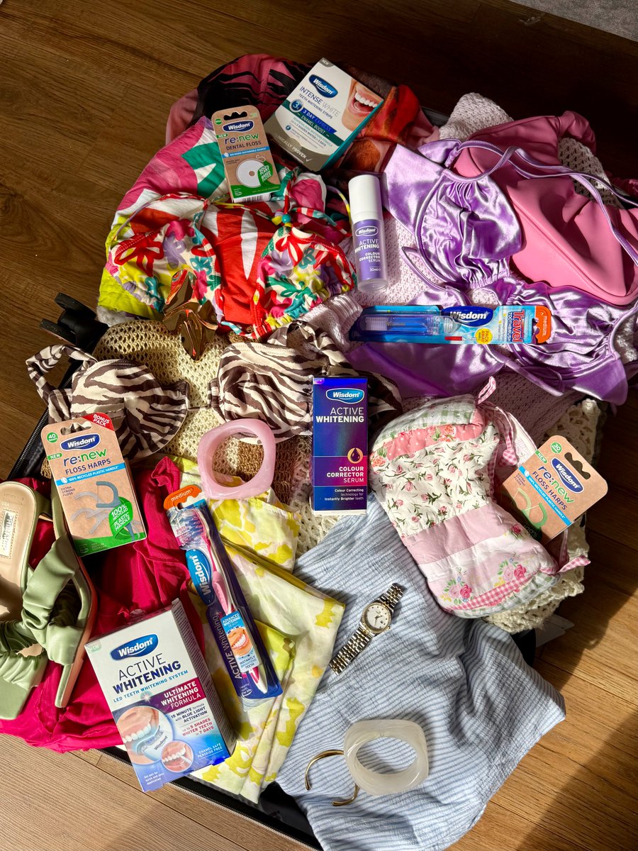 Summer loading 🥥🌴🌺🌅🌊 

Is it time to pack yet??!!

#WisdomToothbrushes #oralcare #selfcare #summer #SummerAesthetic #SummerHolidays