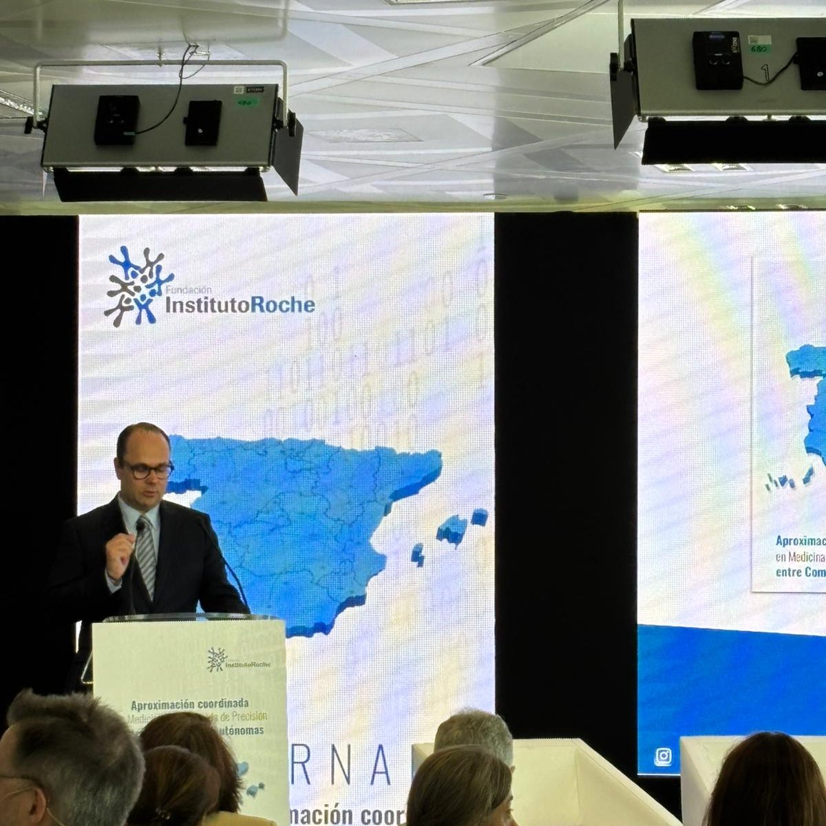 InstitutoRoche's tweet photo. ➡️Inauguran la jornada D. @CigudosaJuan, Secretario de Estado de Ciencia, Innovación y Universidades @CienciaGob y  D. Patrick Wallach, presidente de la Fundación @InstitutoRoche. https://t.co/Gle2TqCVEt