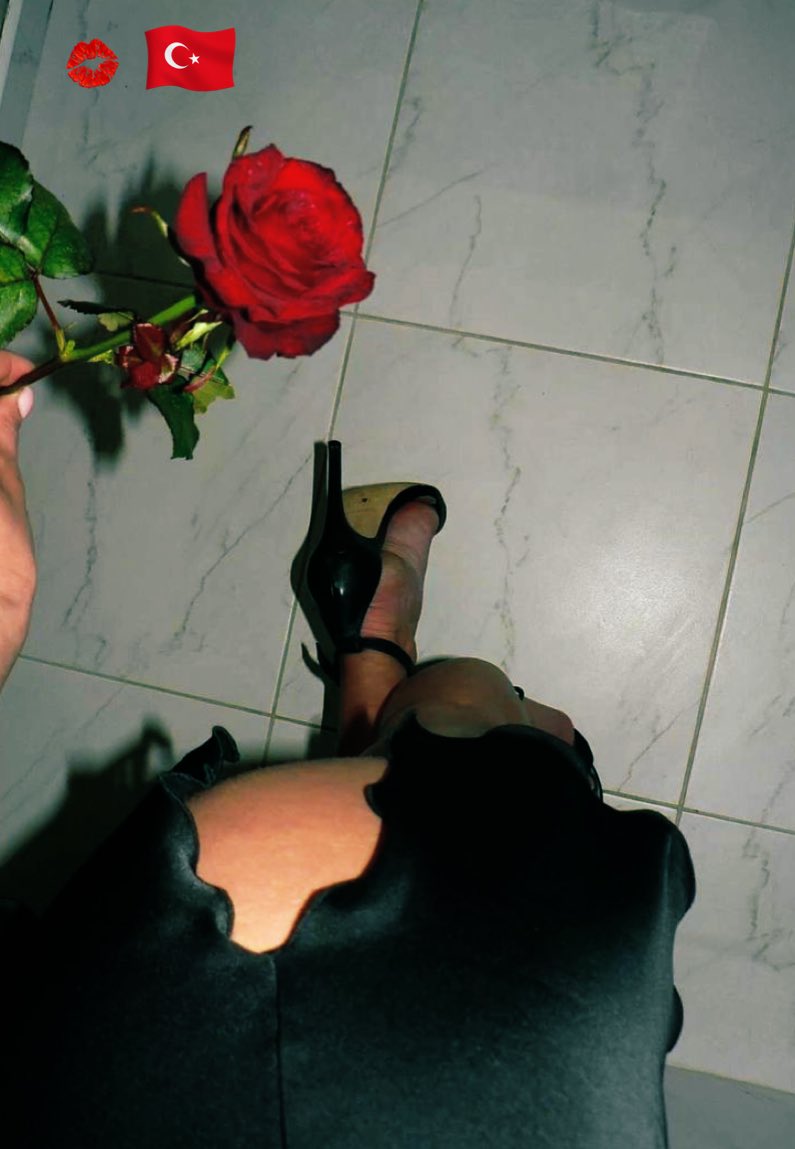 OGottin's tweet photo. Bei Füß 👠 ihr ihr deutsche Opfer 🇩🇪🫵🏼 https://t.co/lvnlnlozhy
