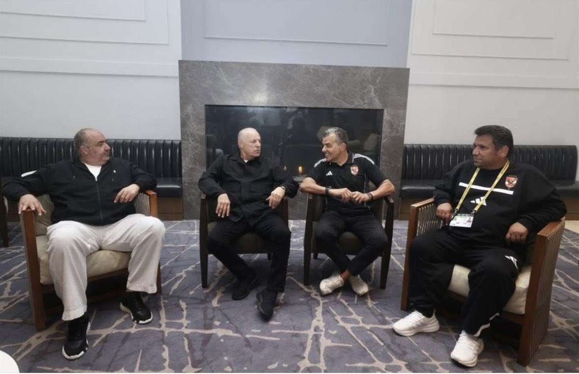 azizzaghari68's tweet photo. Hany Hassan Abou Rida président de la Fédération égyptienne a visité l’équipe @AlAhlyEnglish pour les soutenir

Al Ghurba- Mohamed Al Ghawi https://t.co/e4Bdwdw4sD via @YouTube https://t.co/hYjCP154OK