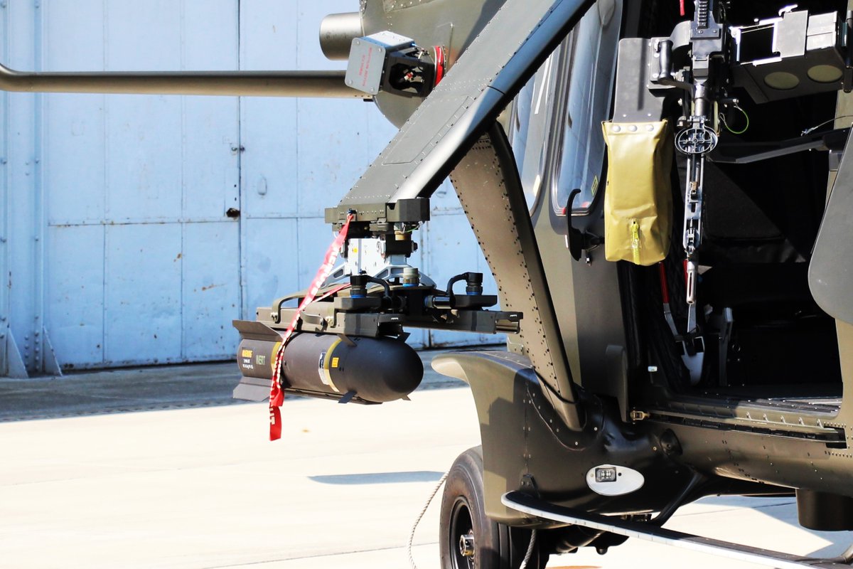 Oficjalnie mogę potwierdzić: #AW149 są uzbrojone w pociski kierowane #Hellfire i rakiety 70 mm z naprowadzaniem laserowym. Zaliczyły już cały cykl strzelań na poligonach w Polsce. Więcej w mojej rozmowie z prezesem <a href="/PZLSwidnik/">PZL-Świdnik</a>. CDN.
<a href="/MON_GOV_PL/">Ministerstwo Obrony Narodowej 🇵🇱</a>  
portalobronny.se.pl/przemysl-zbroj…