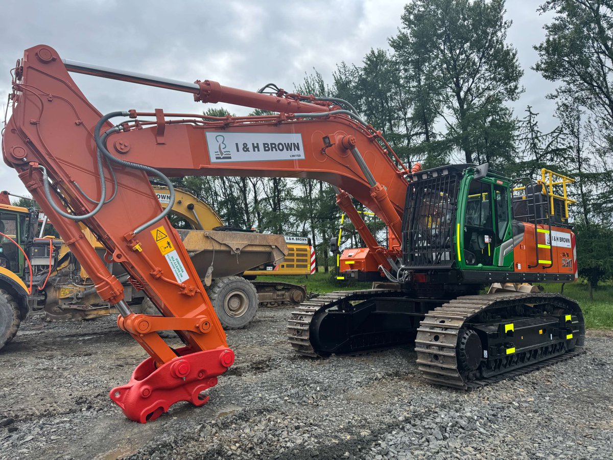 The powerful Hitachi ZX530LCH-7 is on its way to Scotland, this time joining the fleet at I &amp; H Brown! 🔧💪

A huge thank you to the I &amp; H Brown family for their continued trust and investment in Hitachi Construction Machinery.