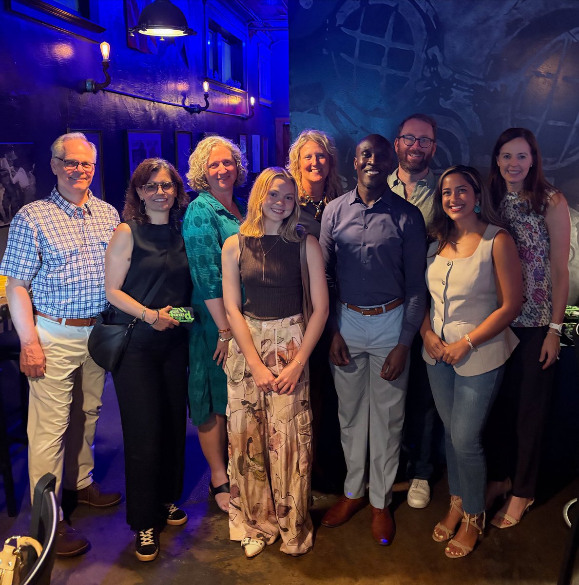 transit_forward's tweet image. What a joy to gather in community yesterday to celebrate a hard-fought victory: every bill aimed at attacking Project Connect this session was defeated.
It wasn’t easy, but thanks to champions like @BucyForTexas , @SarahEckhardtTX , @KirkPWatson , our local delegation, and…
