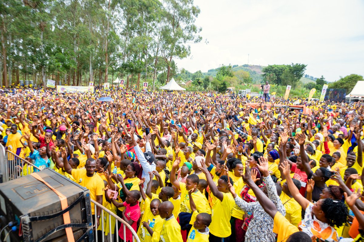 Anite__Evelyn's tweet image. I want to take this opportunity to thank the people of greater Mpigi for the love and support they have given @KagutaMuseveni. The big message out of Mpigi is that the government is going to build an industrial hub to skill the youth in greater Mpigi. #ItsTimeToGetOutOfPoverty.