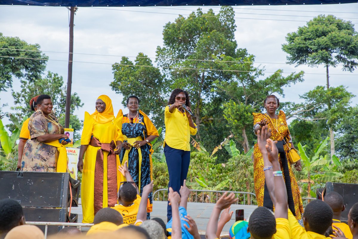 Anite__Evelyn's tweet image. I want to take this opportunity to thank the people of greater Mpigi for the love and support they have given @KagutaMuseveni. The big message out of Mpigi is that the government is going to build an industrial hub to skill the youth in greater Mpigi. #ItsTimeToGetOutOfPoverty.