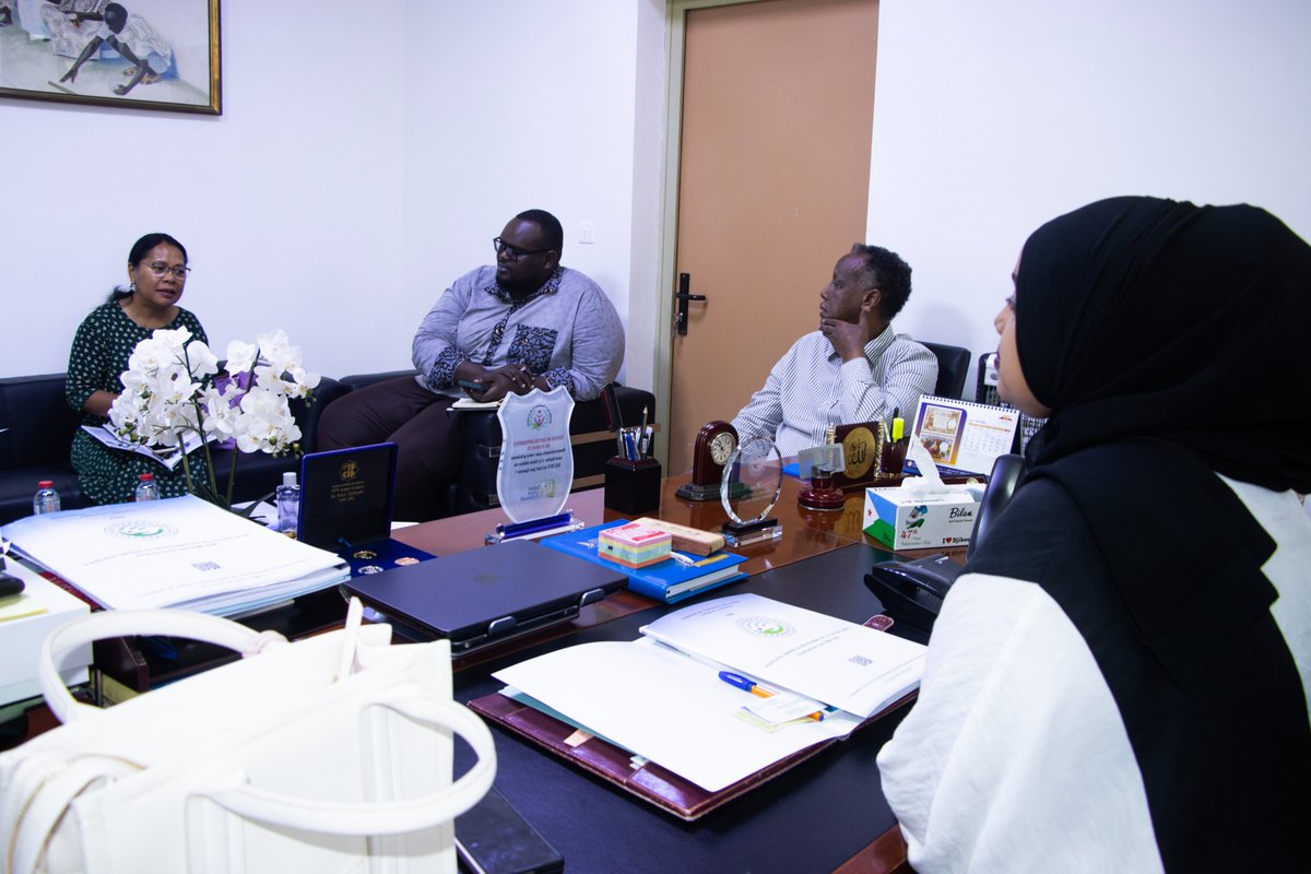 FdedFded1's tweet image. Le FDED a accueilli l&apos;UNESCO et le Ministère du Patrimoine Culturel le 16 juin pour une réunion de travail cruciale sur l&apos;artisanat ! 📷 Ensemble, nous renforçons notre engagement pour l&apos;avenir de ce secteur vital. Merci à tous les participants !
#FDED
#Djibouti
#UNESCO