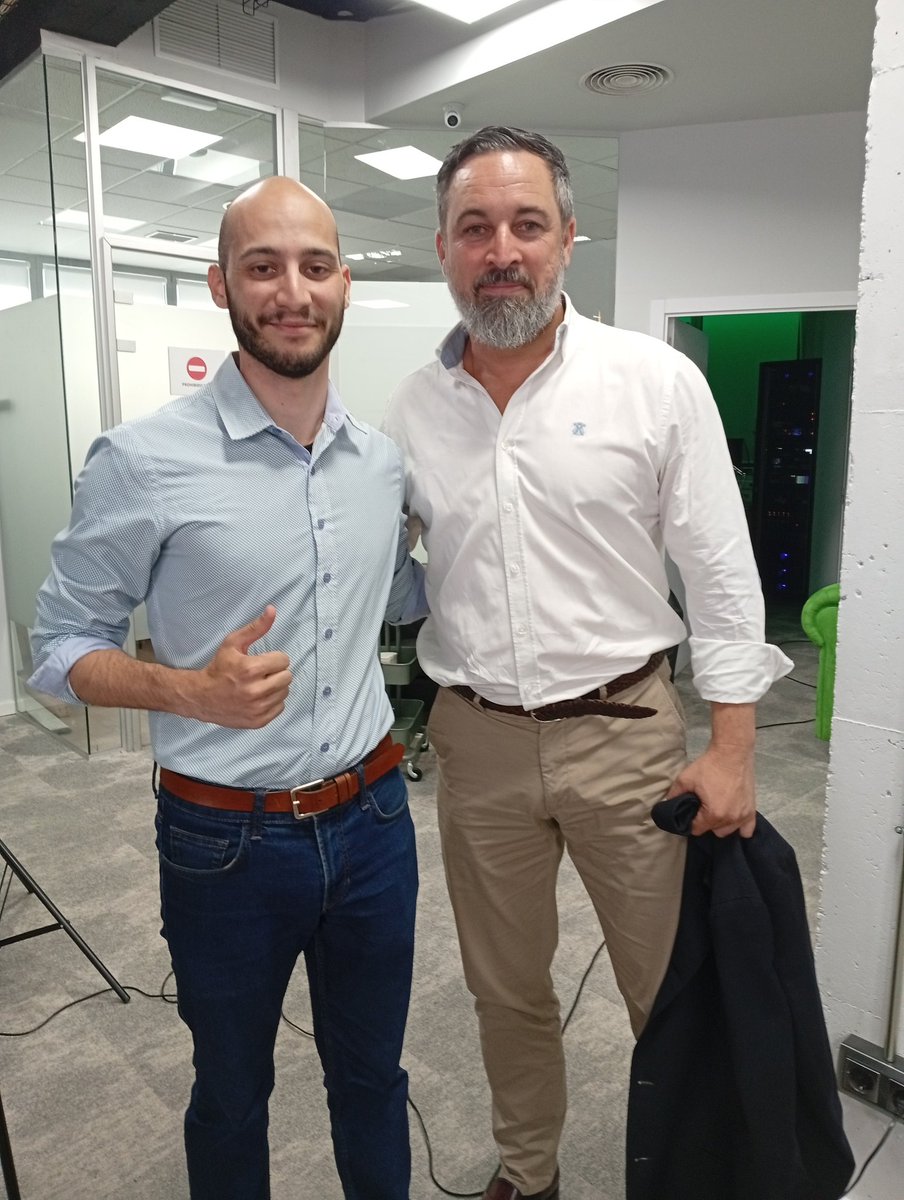 Abascal y <a href="/vox_es/">VOX 🇪🇸</a> son la verdadera líder de la oposición en España 🇪🇸.

"Mientras su entorno robaba, los españoles pagan impuestos. Los españoles pagan impuestos muy elevados para que algunos se lo gasten en putas".