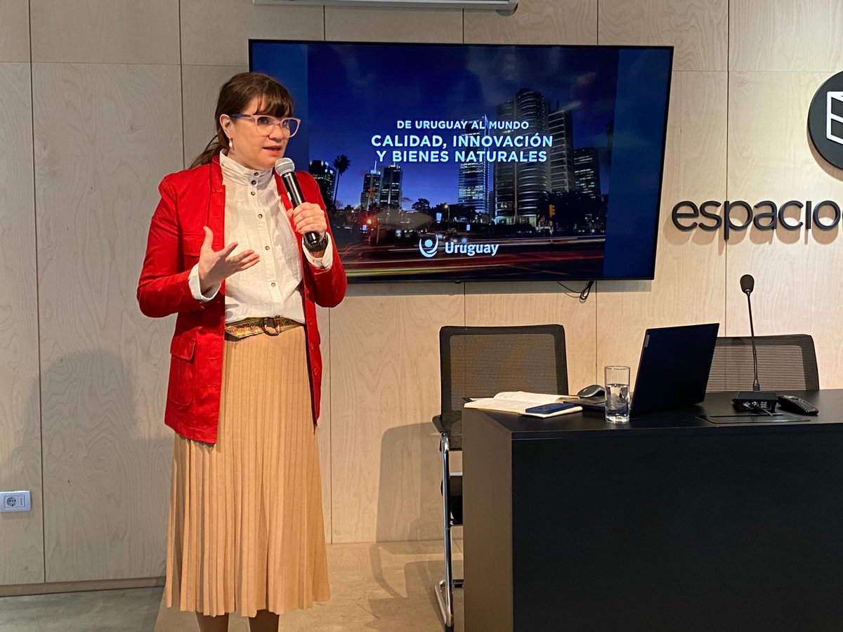 Uruguay recibió a una delegación de editoriales de la República Popular China 🇨🇳.

Invitado por el Área de Internacionalización de la Cultura y el Instituto Nacional de Letras (<a href="/MEC_Uruguay/">Ministerio de Educación y Cultura</a>), #UruguayXXI participó con una presentación a cargo de la especialista, Omaira Rodríguez.