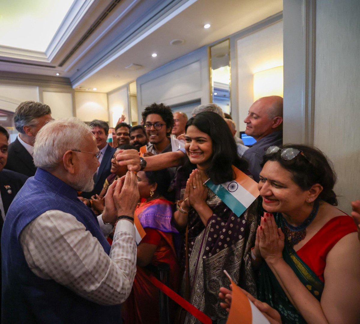 Narendra Modi tweet media