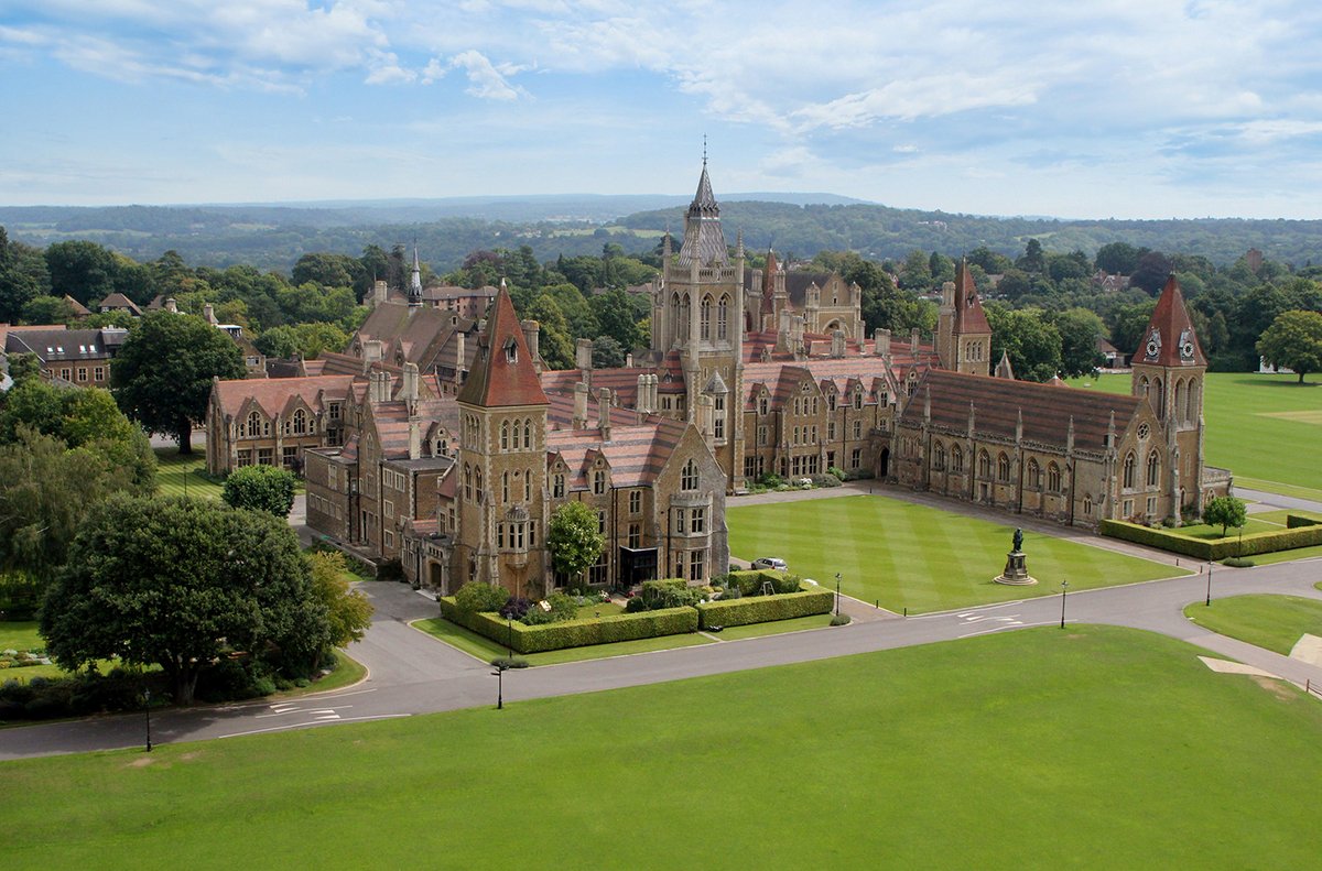StephenJenkin's tweet image. JOB | Teacher of Classics, Charterhouse
theclassicslibrary.com/job-teacher-of…