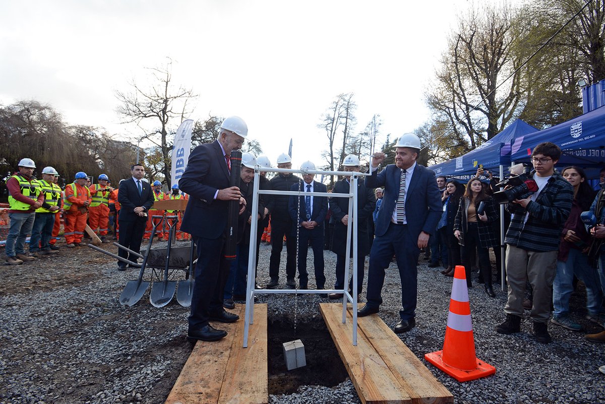 UBB celebró colocación de la primera piedra del Planetario Regional junto con la comunidad universitaria y externa - Portal de Actualidad Universidad del Bío-Bío: noticias.ubiobio.cl/2025/06/18/ubb…
